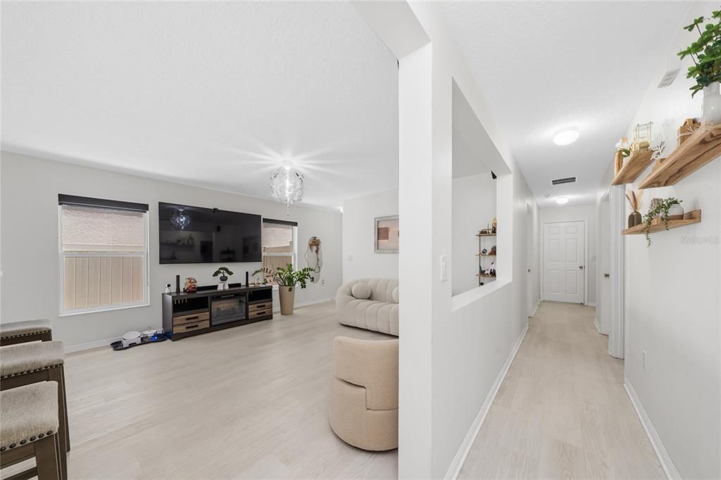 En Venta: $330,000 (3 camas, 2 baños, 1355 Pies cuadrados)