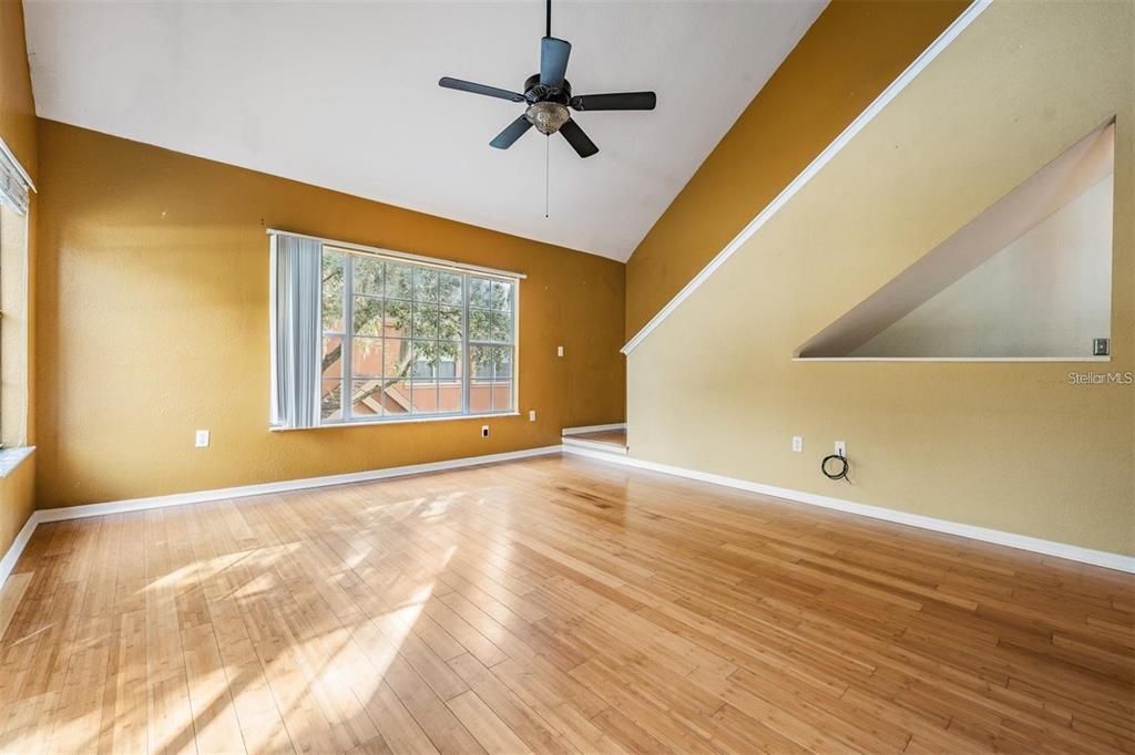 В аренду: $1,900 (2 спален, 2 ванн, 1373 Квадратных фут)