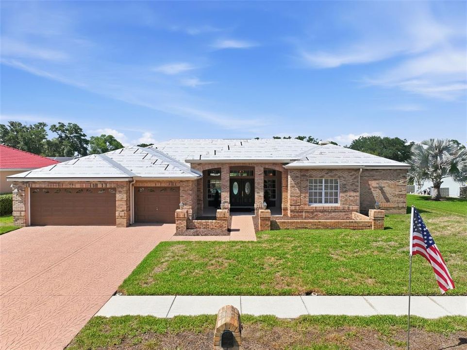For Sale: $850,000 (3 beds, 3 baths, 3214 Square Feet)