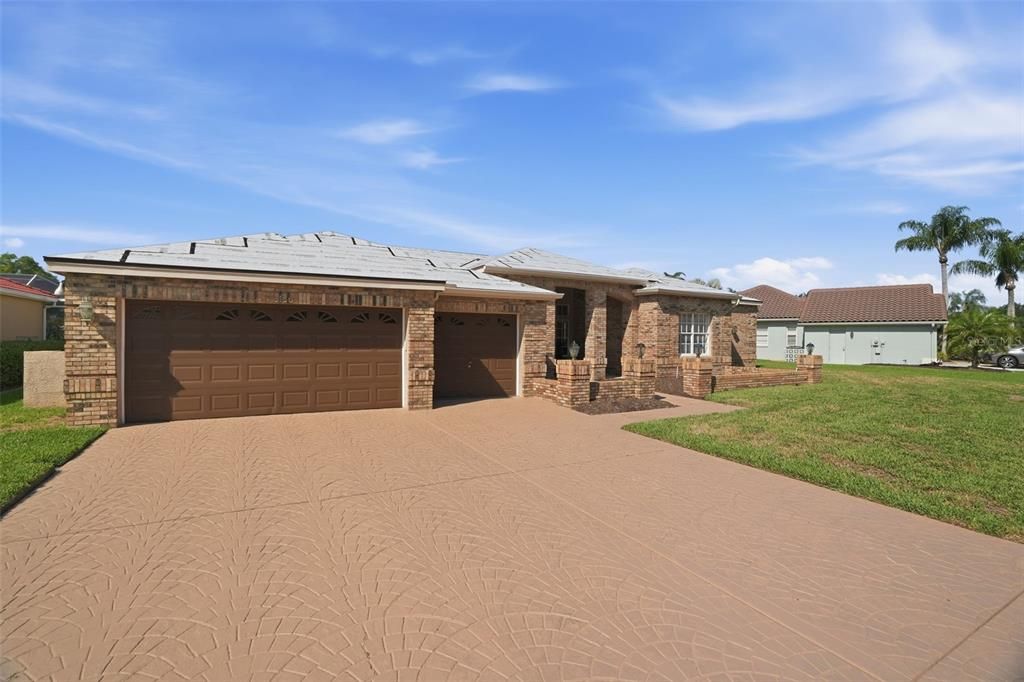 For Sale: $850,000 (3 beds, 3 baths, 3214 Square Feet)