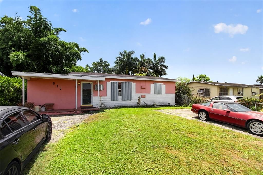 For Sale: $207,000 (3 beds, 2 baths, 1285 Square Feet)