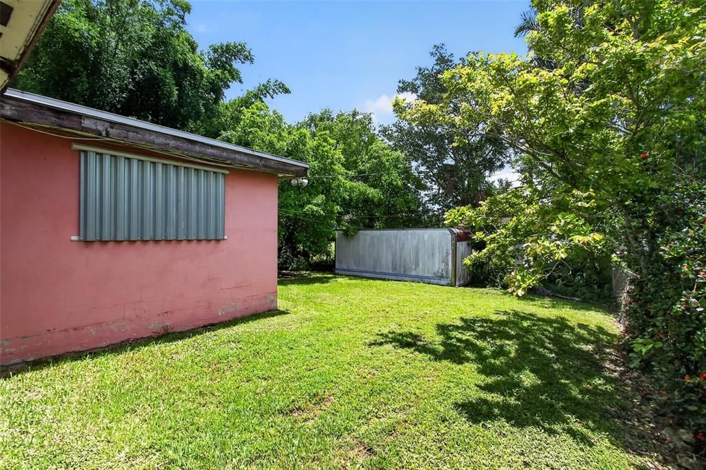 For Sale: $207,000 (3 beds, 2 baths, 1285 Square Feet)