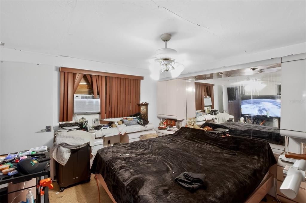 For Sale: $207,000 (3 beds, 2 baths, 1285 Square Feet)