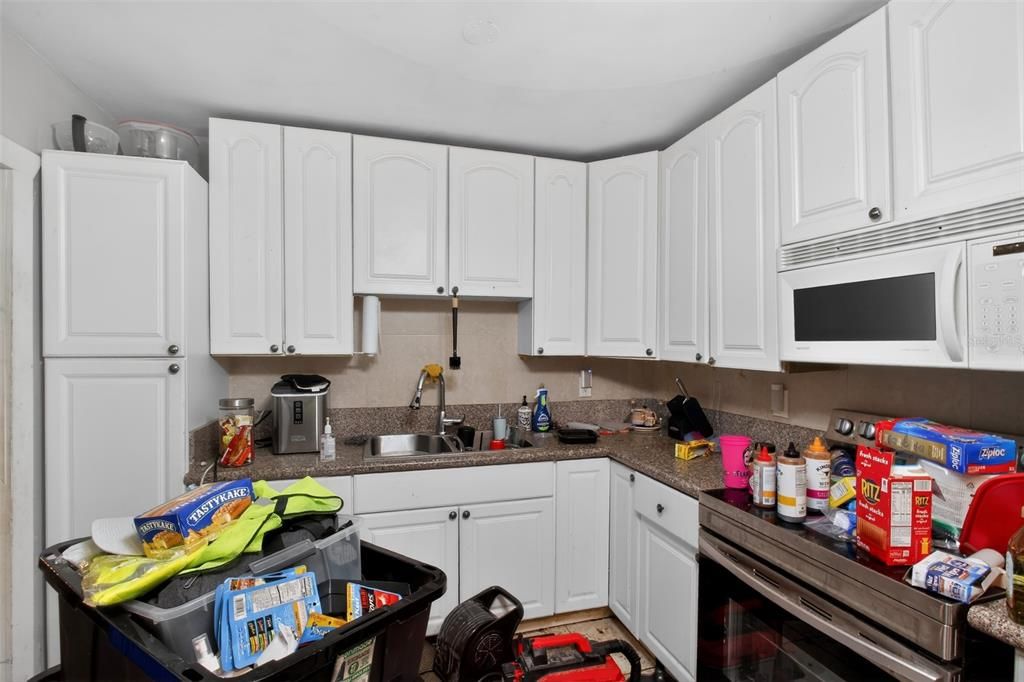 For Sale: $207,000 (3 beds, 2 baths, 1285 Square Feet)