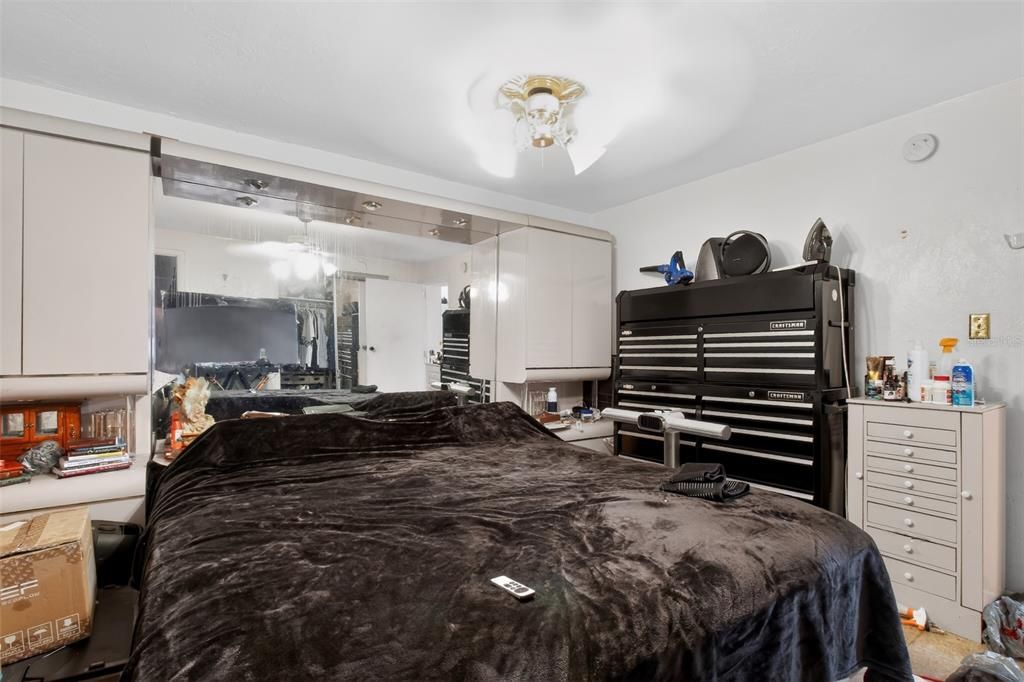 For Sale: $207,000 (3 beds, 2 baths, 1285 Square Feet)
