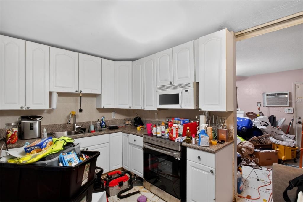 For Sale: $207,000 (3 beds, 2 baths, 1285 Square Feet)