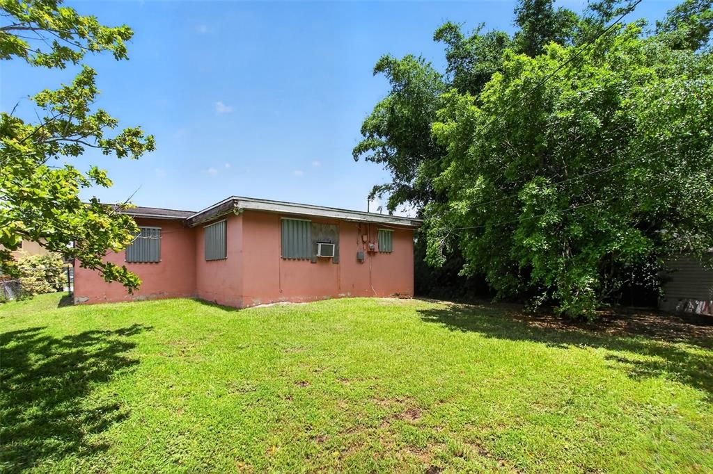 For Sale: $207,000 (3 beds, 2 baths, 1285 Square Feet)
