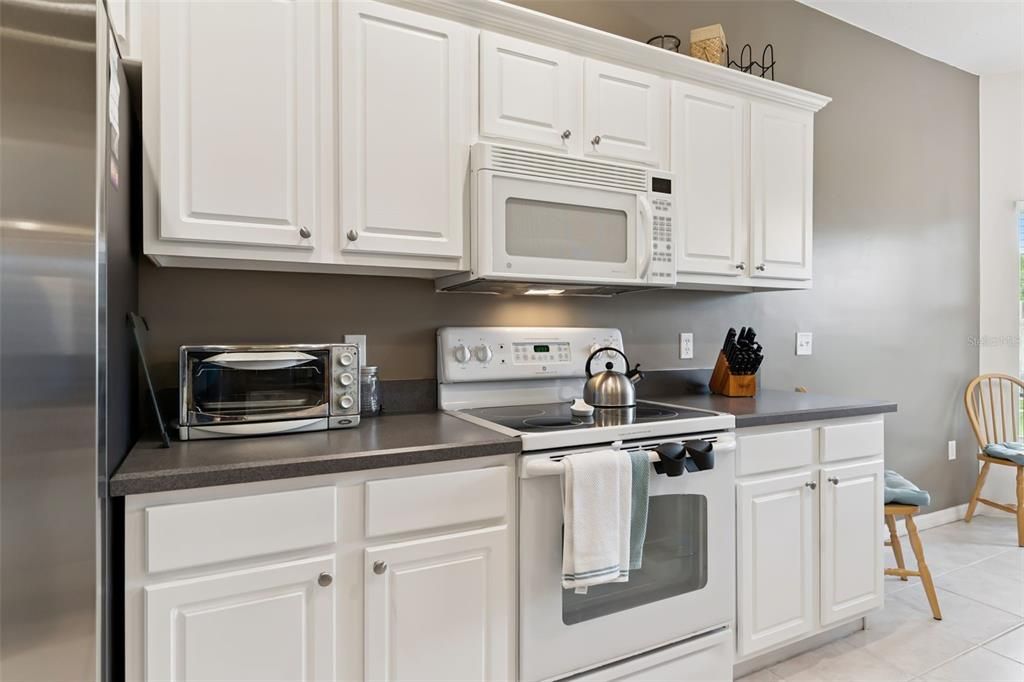 For Sale: $334,900 (3 beds, 2 baths, 1700 Square Feet)