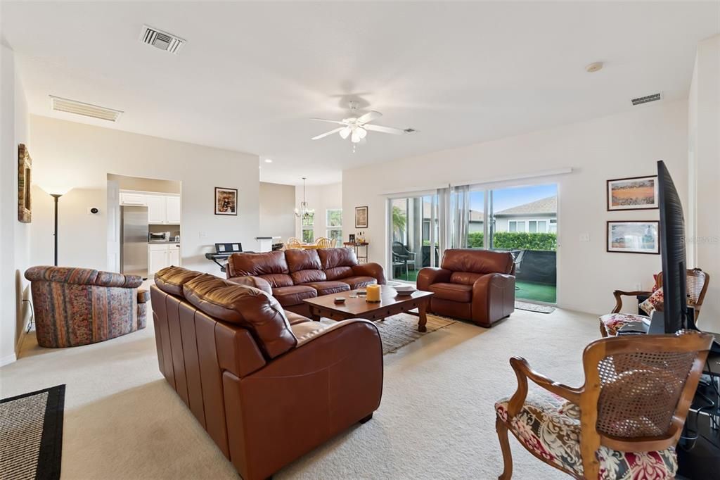 For Sale: $334,900 (3 beds, 2 baths, 1700 Square Feet)