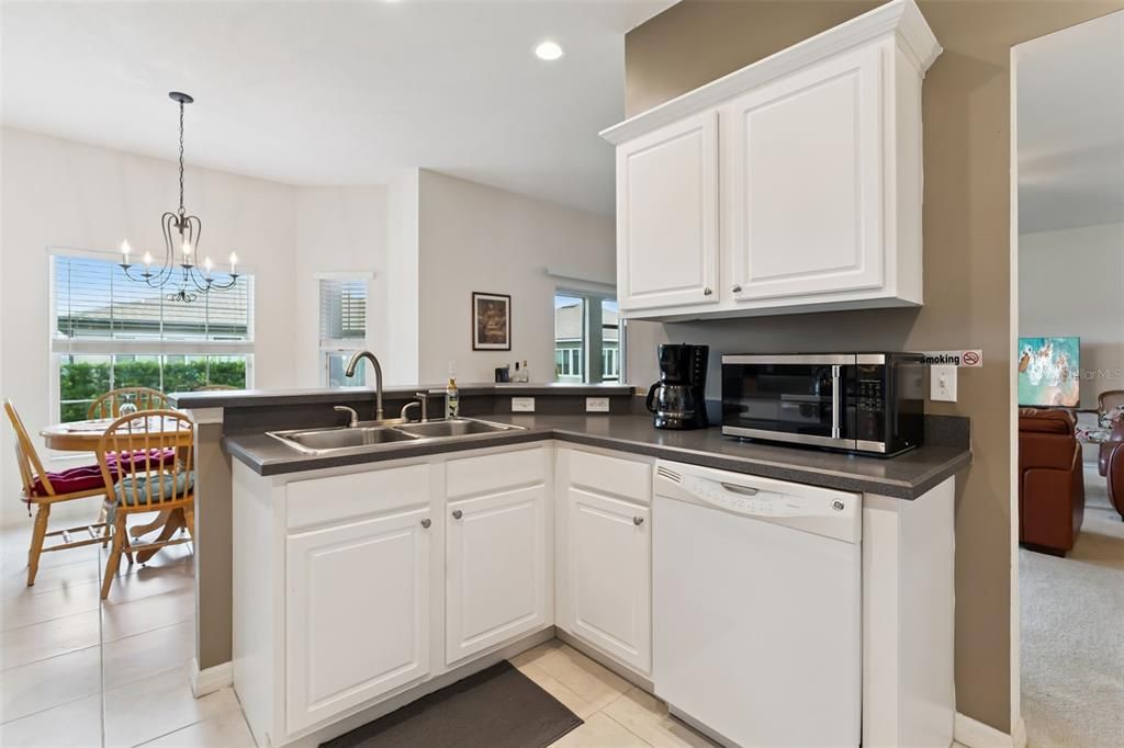 For Sale: $334,900 (3 beds, 2 baths, 1700 Square Feet)