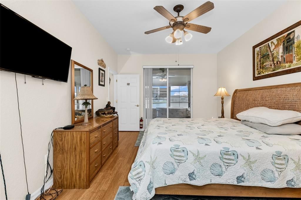 For Sale: $335,000 (3 beds, 2 baths, 1574 Square Feet)
