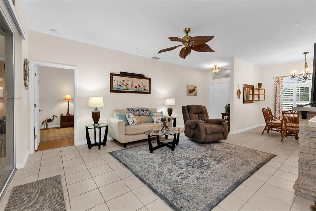 For Sale: $335,000 (3 beds, 2 baths, 1574 Square Feet)