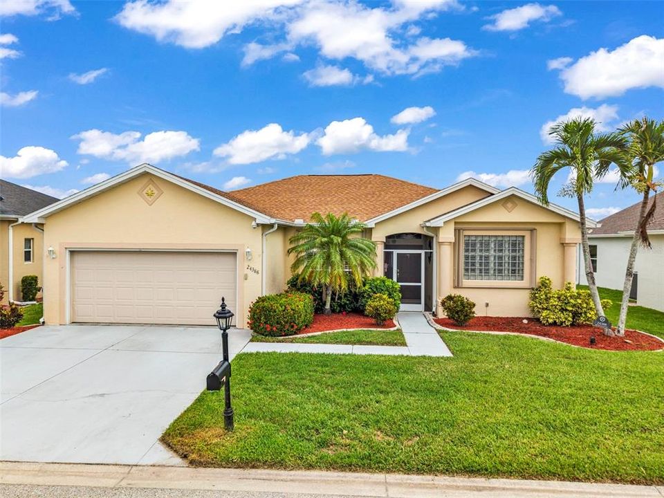 For Sale: $335,000 (3 beds, 2 baths, 1574 Square Feet)