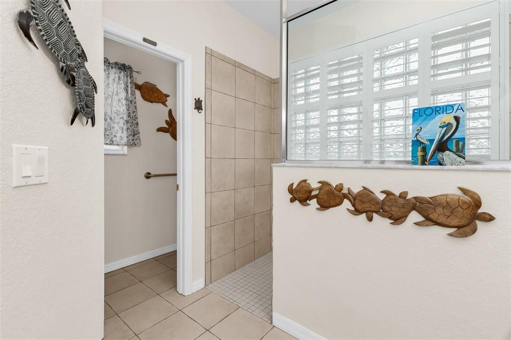 For Sale: $335,000 (3 beds, 2 baths, 1574 Square Feet)