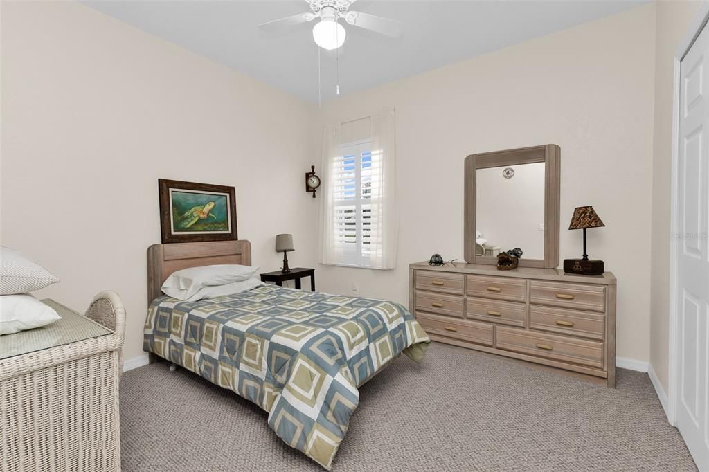 For Sale: $335,000 (3 beds, 2 baths, 1574 Square Feet)