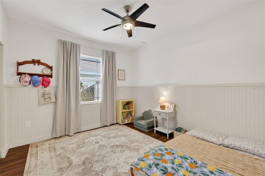 For Sale: $299,500 (3 beds, 2 baths, 1641 Square Feet)