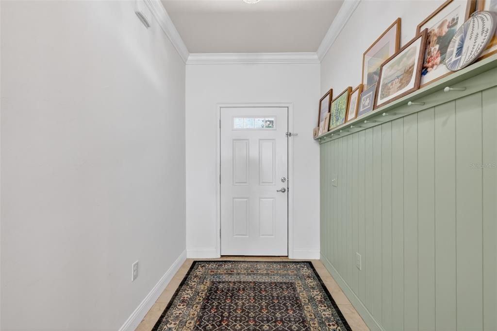 For Sale: $299,500 (3 beds, 2 baths, 1641 Square Feet)