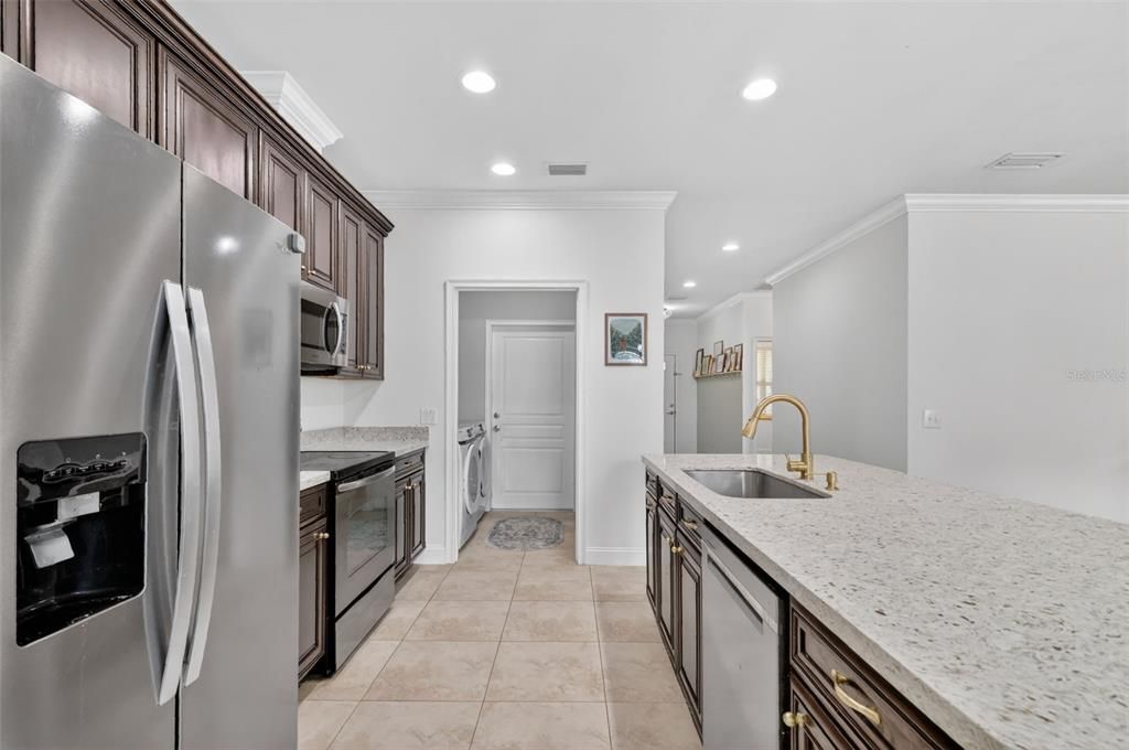 For Sale: $299,500 (3 beds, 2 baths, 1641 Square Feet)
