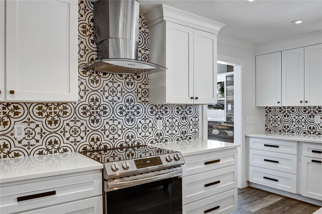For Sale: $589,000 (5 beds, 3 baths, 2361 Square Feet)