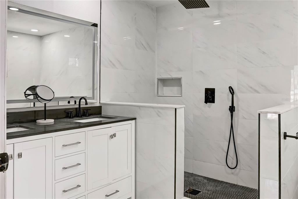 For Sale: $589,000 (5 beds, 3 baths, 2361 Square Feet)