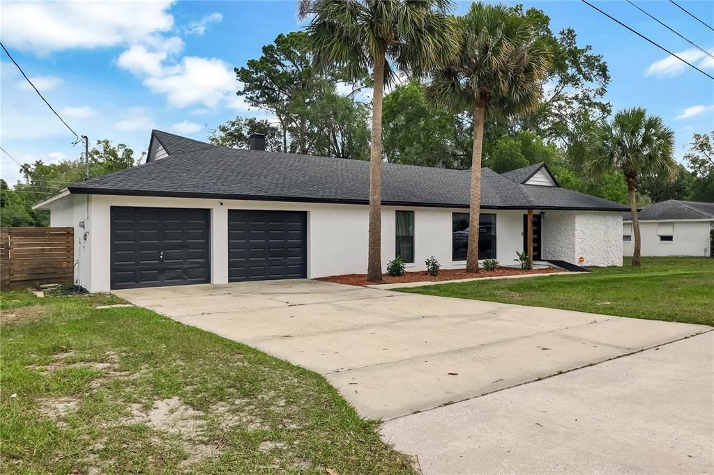For Sale: $589,000 (5 beds, 3 baths, 2361 Square Feet)
