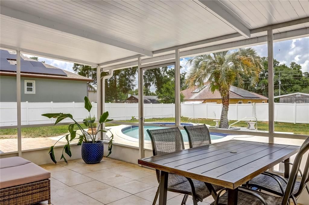 For Sale: $589,000 (5 beds, 3 baths, 2361 Square Feet)