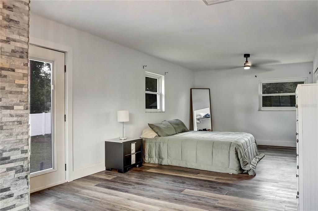 For Sale: $589,000 (5 beds, 3 baths, 2361 Square Feet)