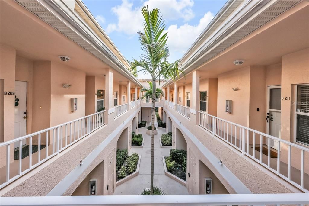 For Rent: $2,200 (2 beds, 2 baths, 1232 Square Feet)