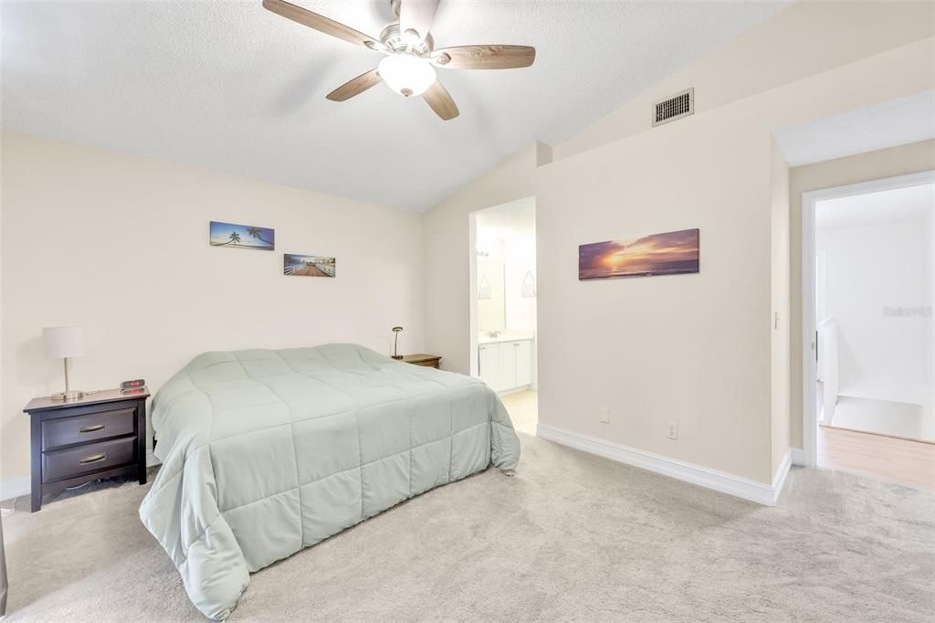 For Rent: $2,200 (2 beds, 2 baths, 1232 Square Feet)