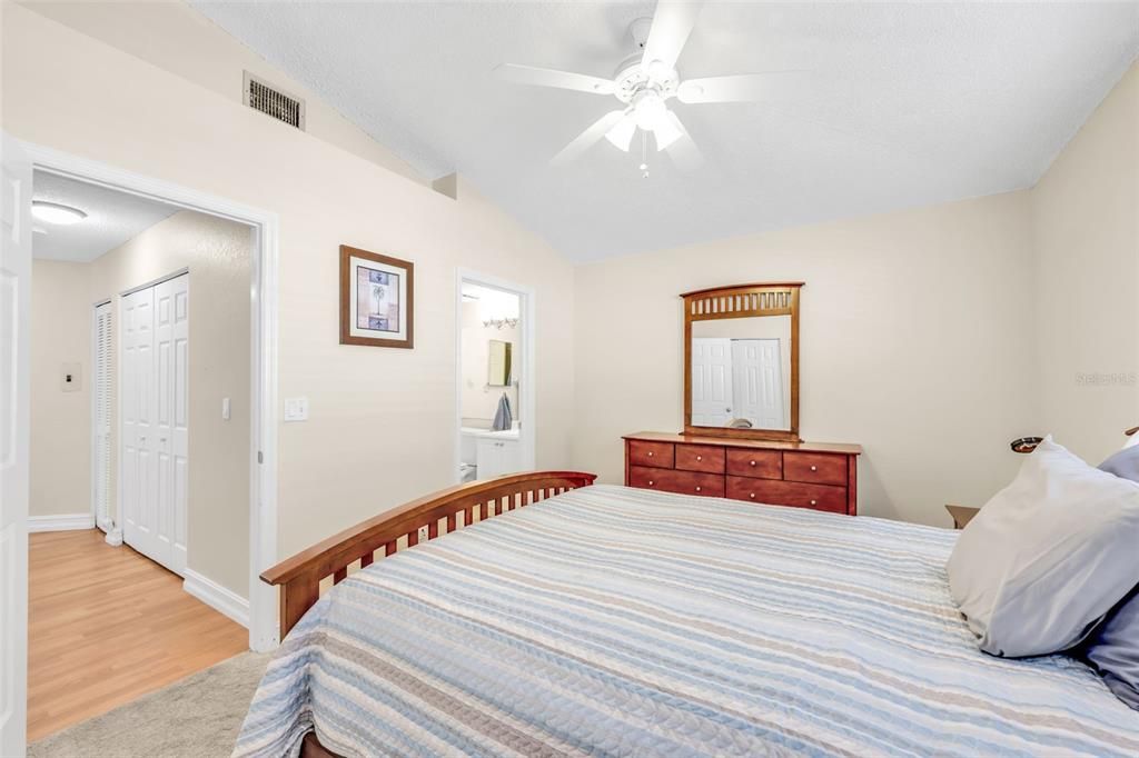 For Rent: $2,200 (2 beds, 2 baths, 1232 Square Feet)