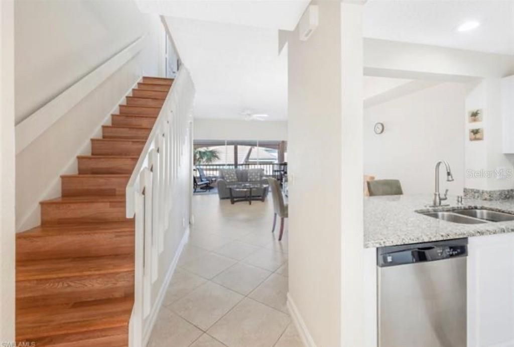 For Rent: $2,200 (2 beds, 2 baths, 1232 Square Feet)