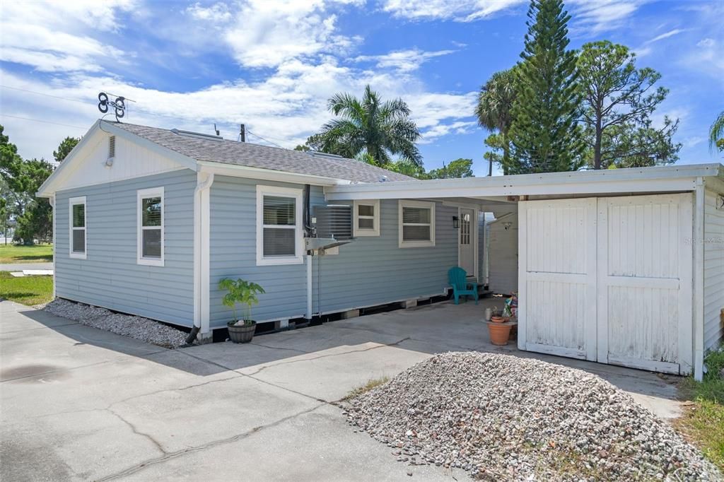 For Rent: $1,550 (2 beds, 1 baths, 816 Square Feet)