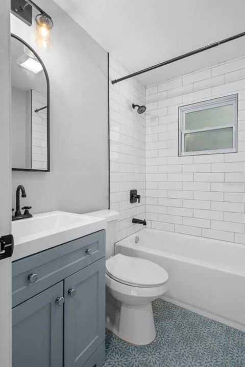 For Rent: $1,550 (2 beds, 1 baths, 816 Square Feet)