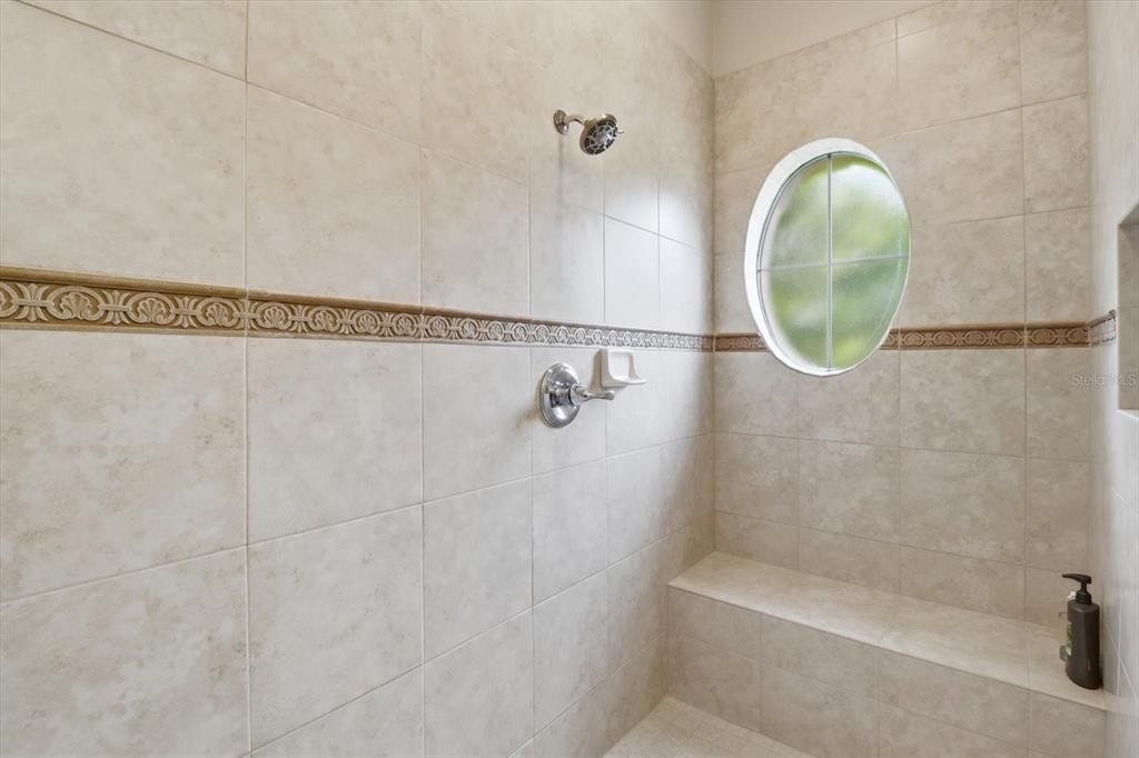 For Sale: $439,000 (3 beds, 2 baths, 2164 Square Feet)