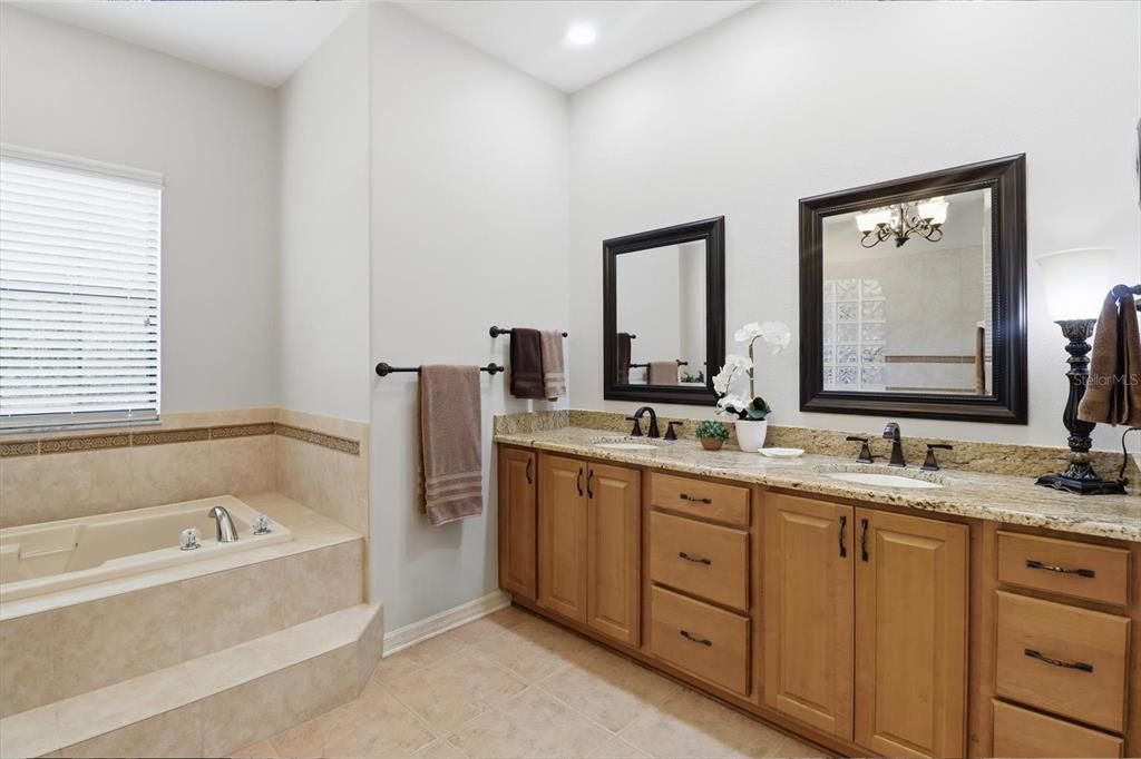 For Sale: $439,000 (3 beds, 2 baths, 2164 Square Feet)