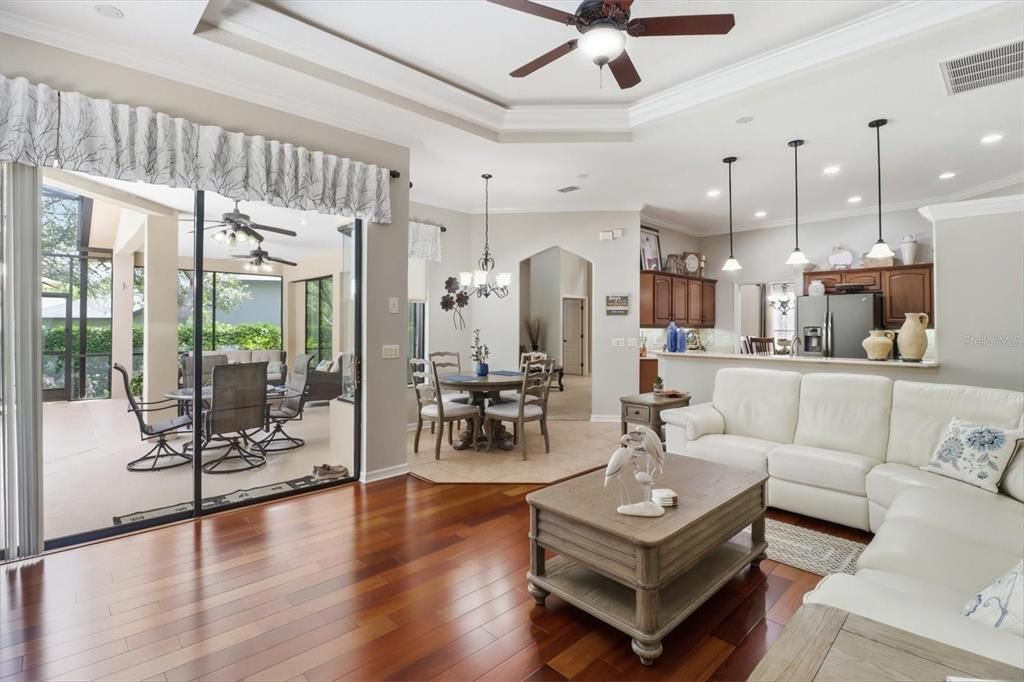 For Sale: $439,000 (3 beds, 2 baths, 2164 Square Feet)