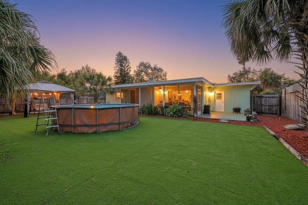 For Sale: $399,000 (2 beds, 1 baths, 1421 Square Feet)