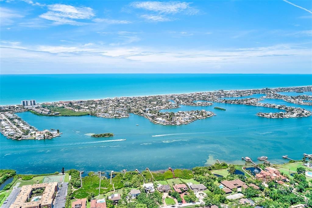 For Sale: $399,000 (2 beds, 1 baths, 1421 Square Feet)