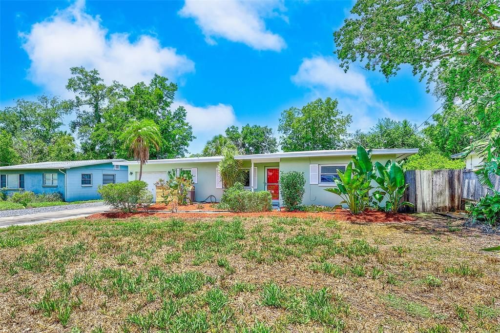 For Sale: $399,000 (2 beds, 1 baths, 1421 Square Feet)
