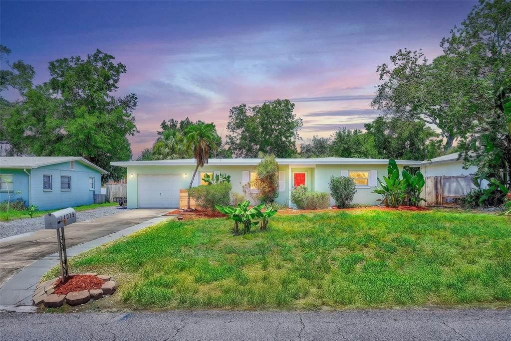 For Sale: $399,000 (2 beds, 1 baths, 1421 Square Feet)