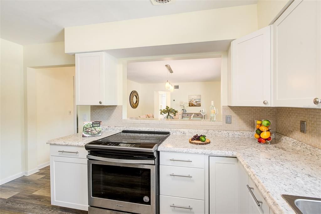 For Sale: $399,000 (2 beds, 1 baths, 1421 Square Feet)