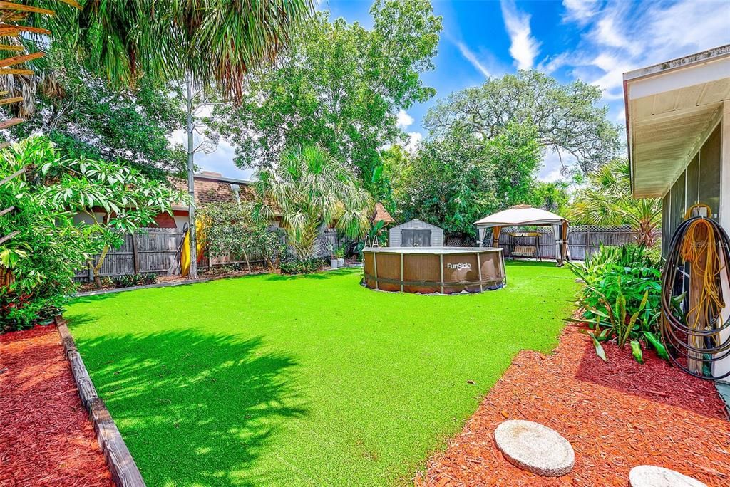 For Sale: $399,000 (2 beds, 1 baths, 1421 Square Feet)