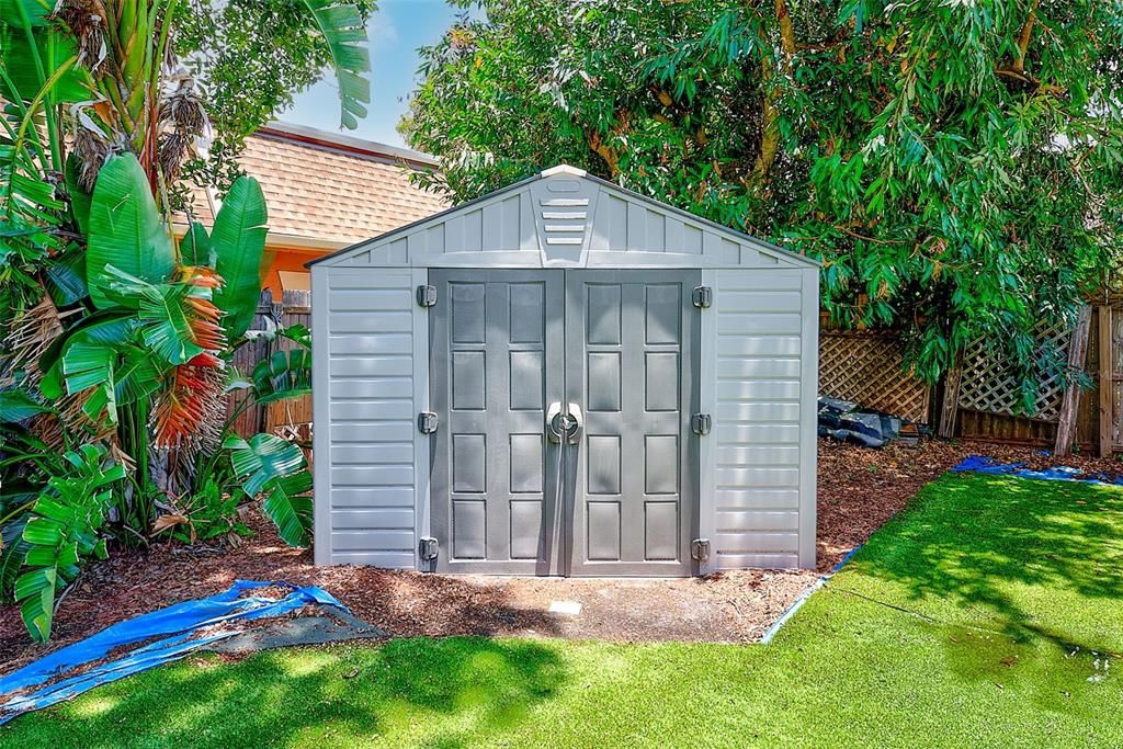 For Sale: $399,000 (2 beds, 1 baths, 1421 Square Feet)