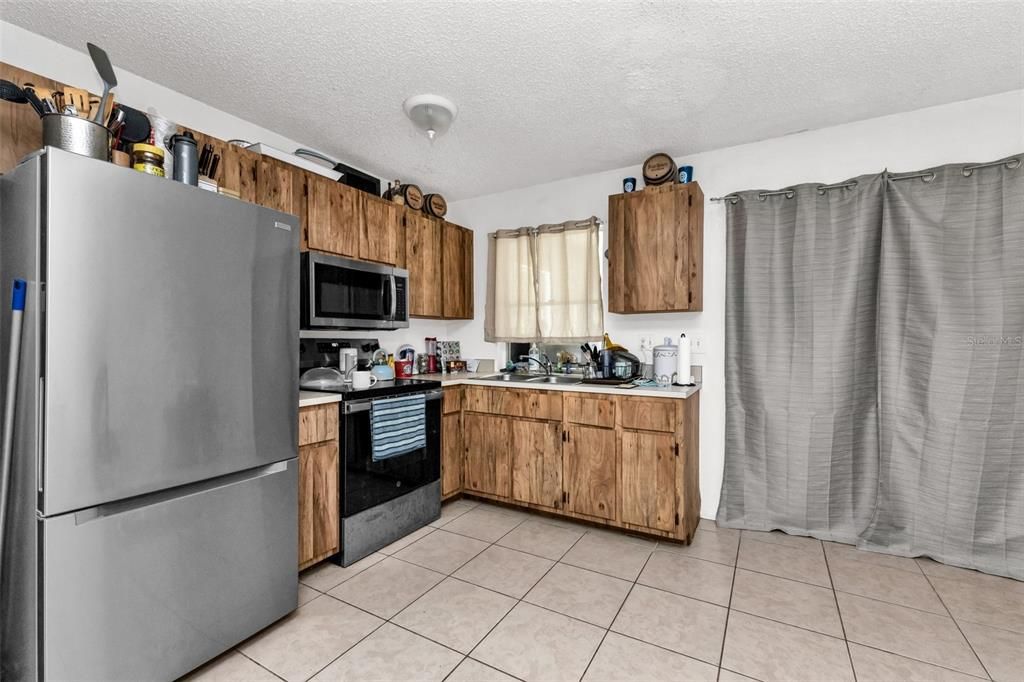 For Sale: $349,900 (4 beds, 0 baths, 1800 Square Feet)