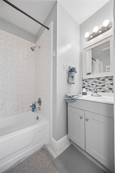 В аренду: $3,977 (3 спален, 2 ванн, 1113 Квадратных фут)