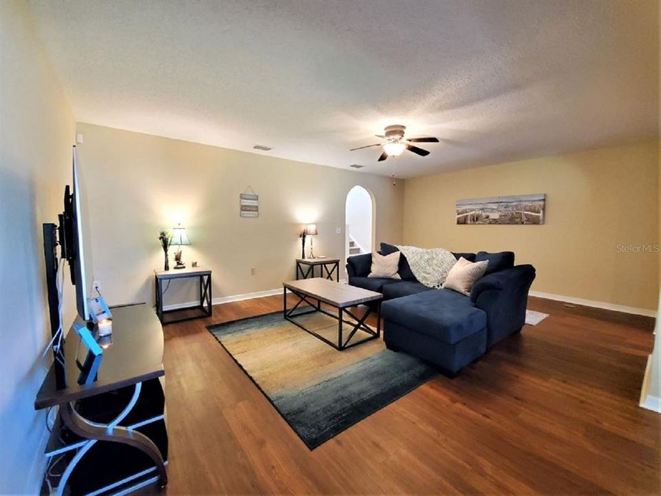 For Sale: $289,900 (3 beds, 2 baths, 1670 Square Feet)