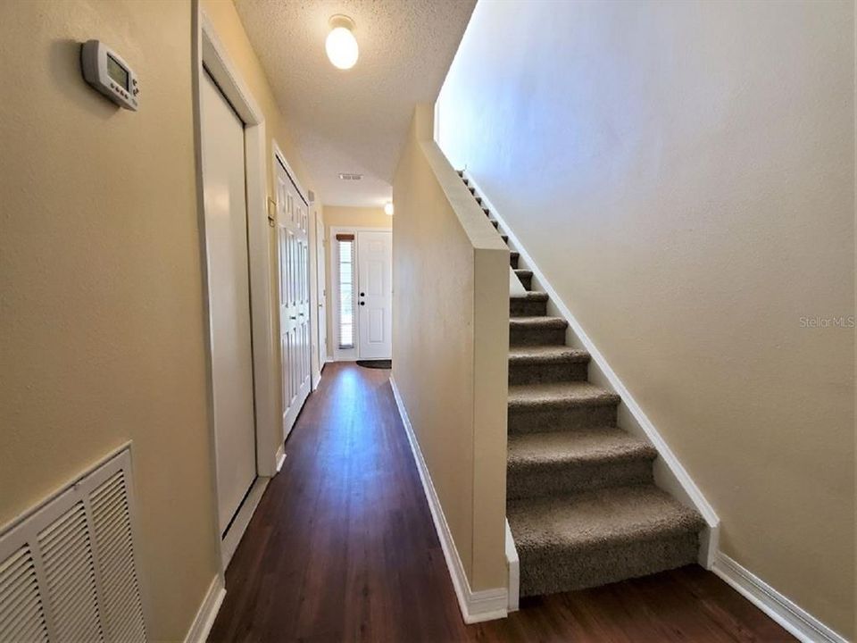 For Sale: $289,900 (3 beds, 2 baths, 1670 Square Feet)