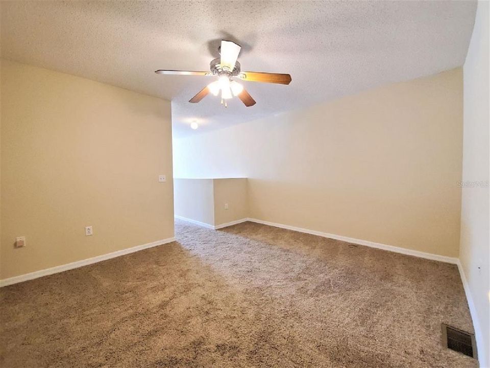 For Sale: $289,900 (3 beds, 2 baths, 1670 Square Feet)