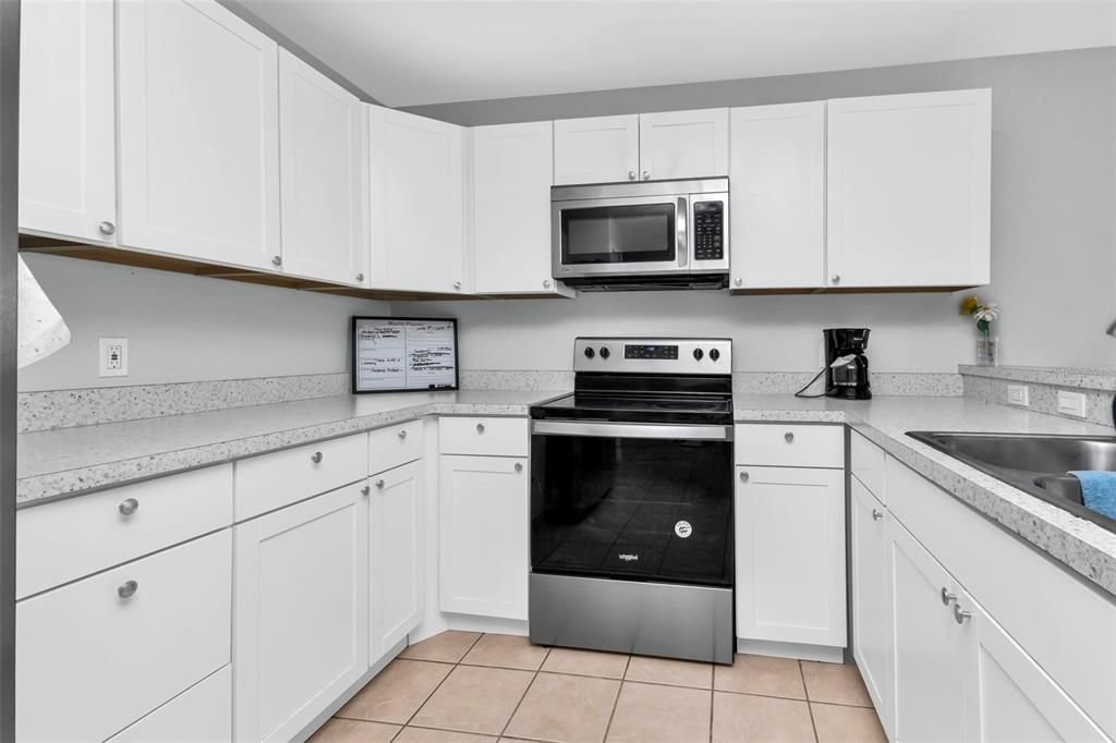 For Sale: $382,500 (6 beds, 0 baths, 2330 Square Feet)