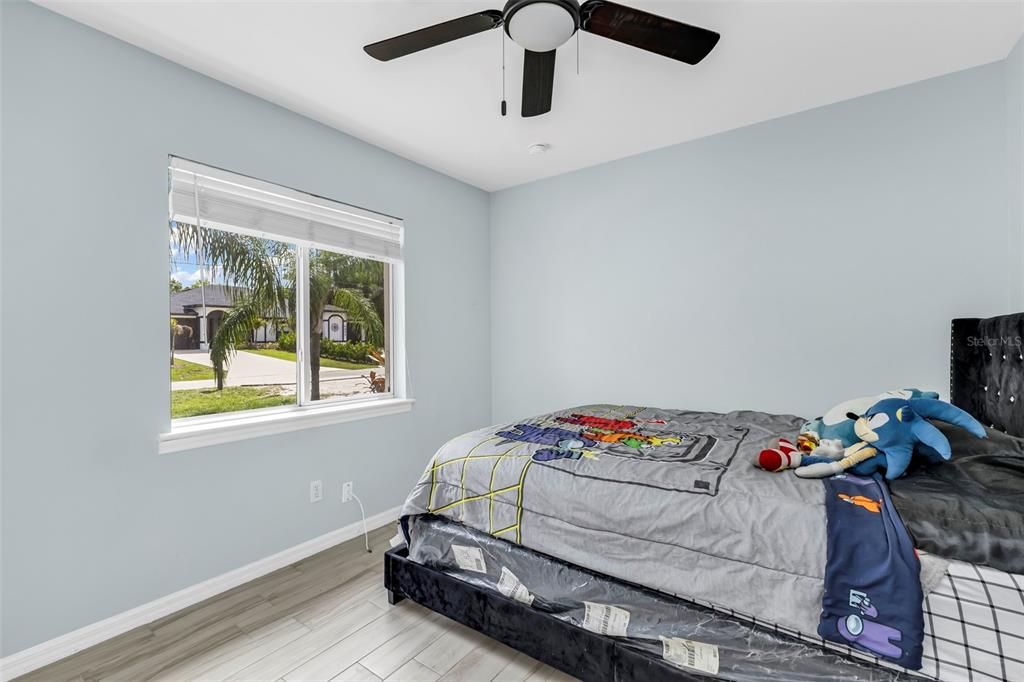 For Sale: $382,500 (6 beds, 0 baths, 2330 Square Feet)